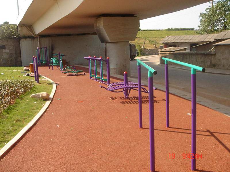 胜利小区健身路径地面及器材铺装